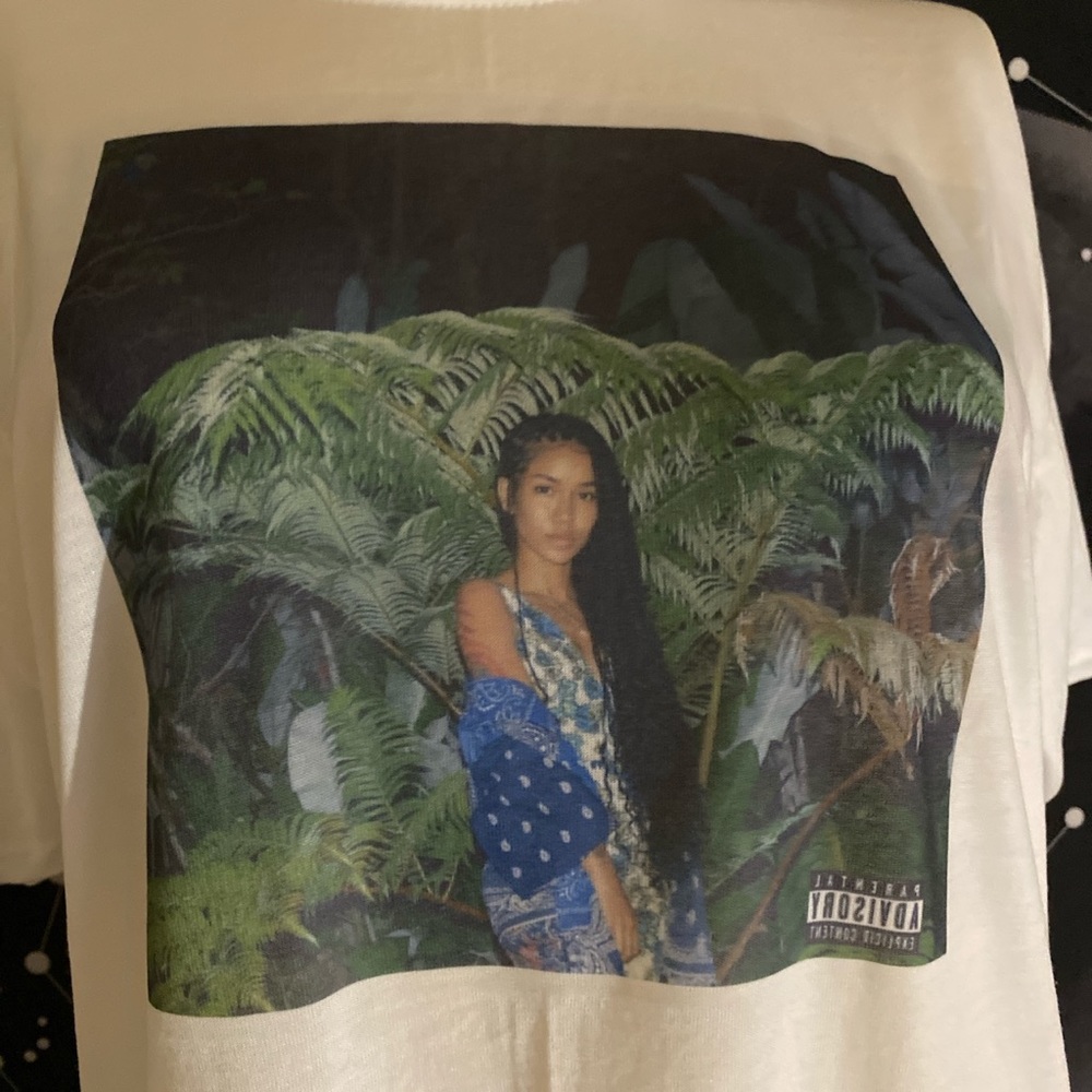 Jhene Aiko graphic tee. - Picture 4 of 4